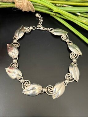 Vintage NAPIER Signed Silver-Plated Leaves Leaf Scroll Link Choker Necklace
